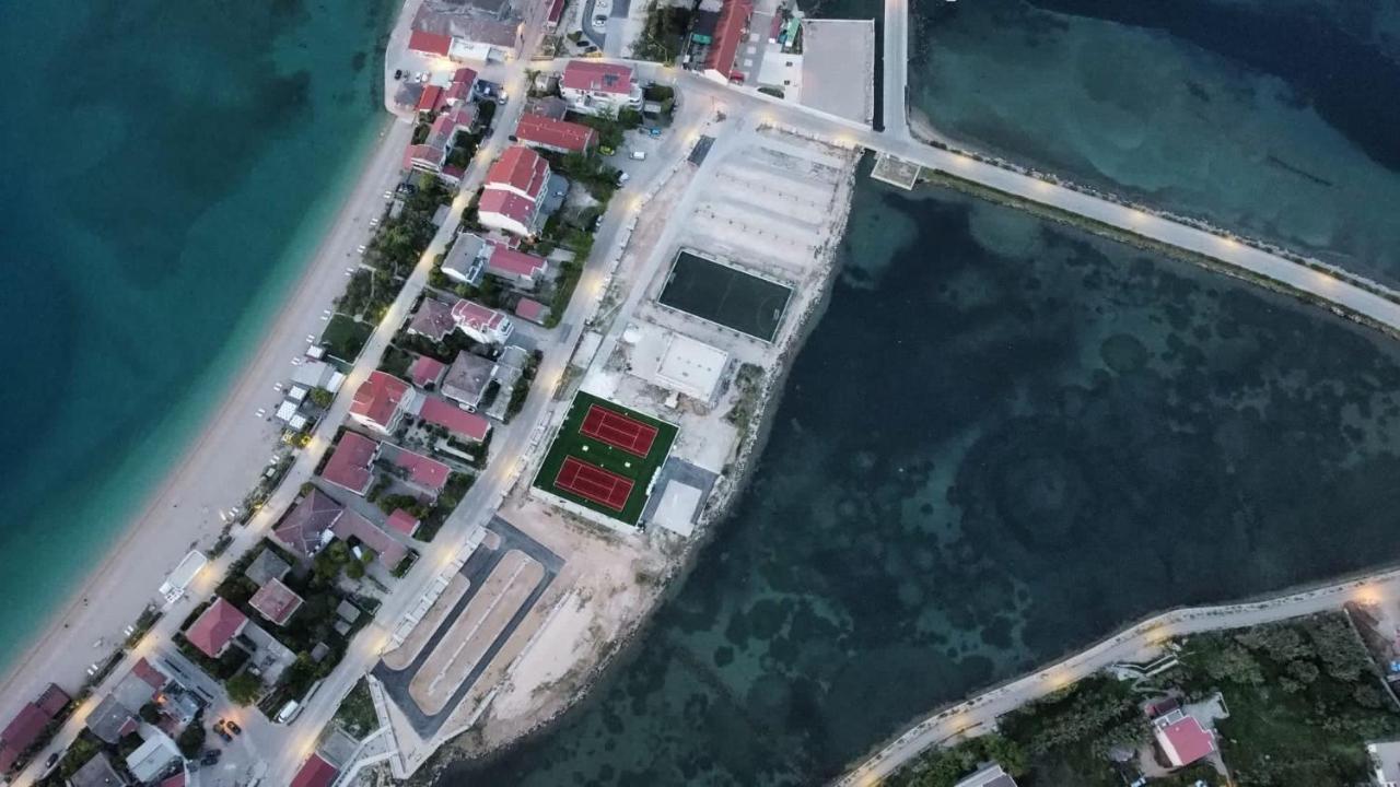Rooms & Apartments Kaurloto Паг Екстериор снимка